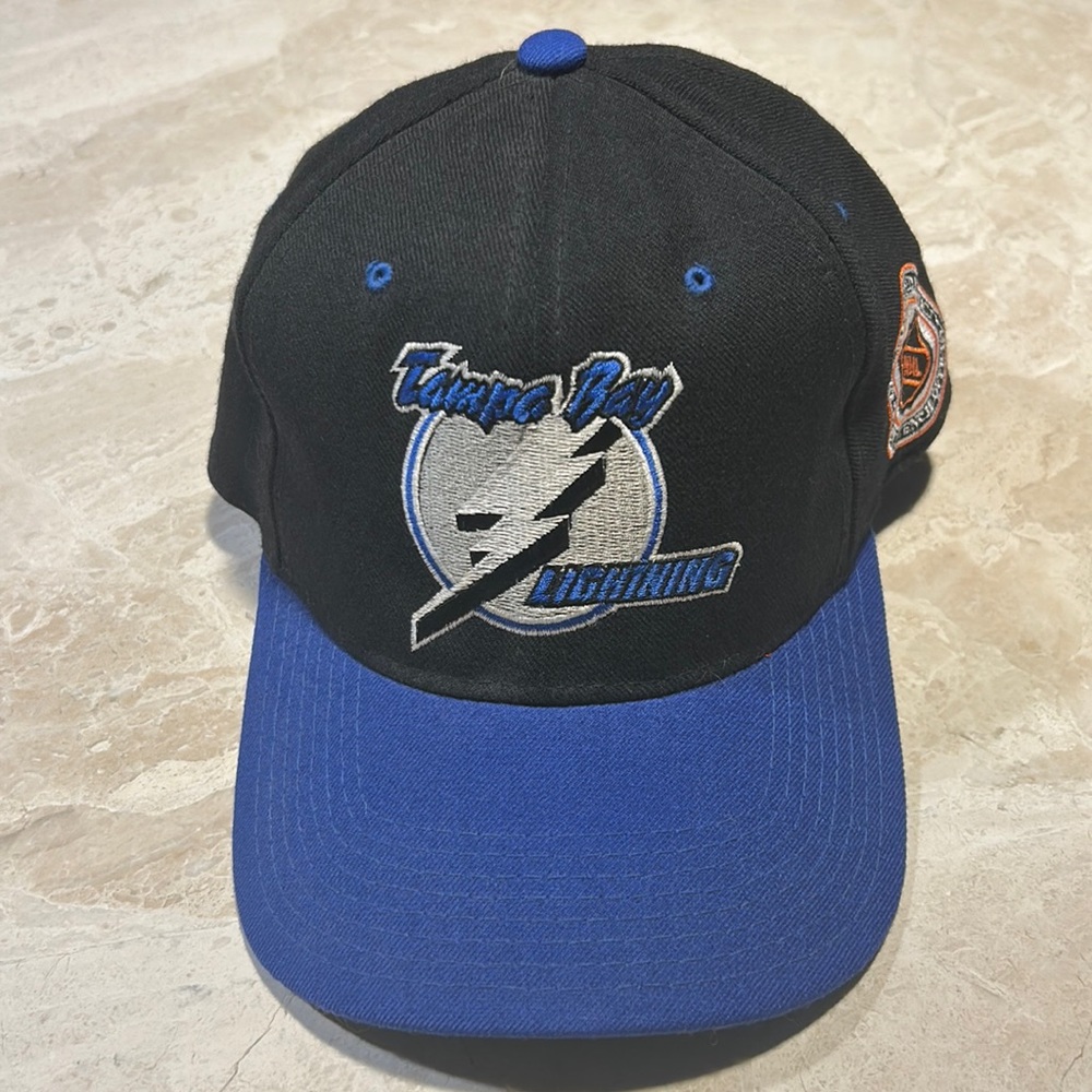 Vintage Starter Tampa Bay Lightning cap.